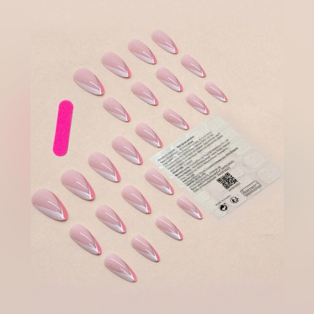 Press On Nails - Picture 2 of 3